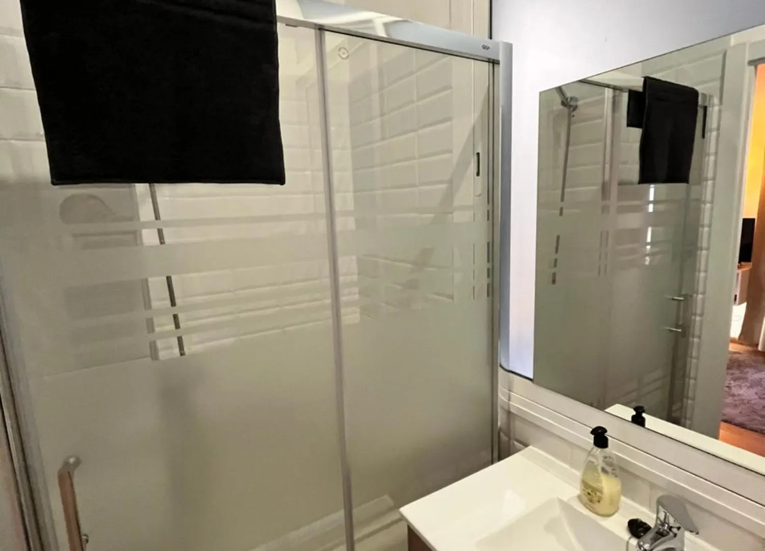 Larios Deluxe Studio Malaga