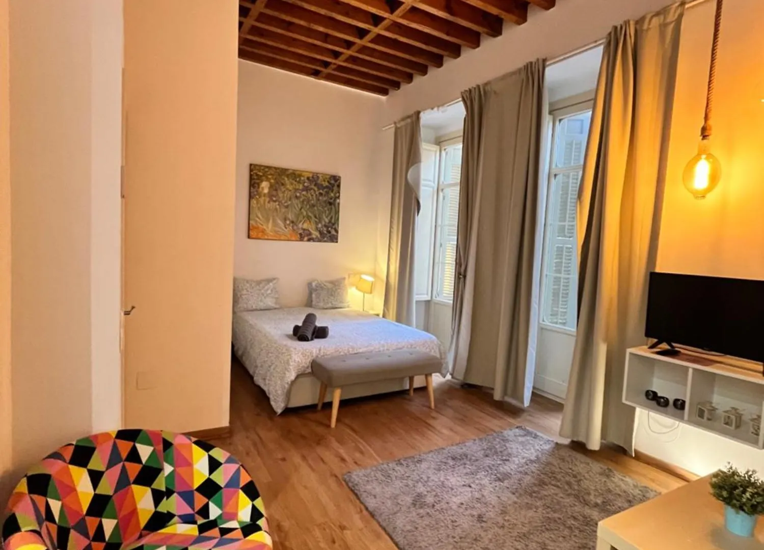 Larios Deluxe Studio Malaga