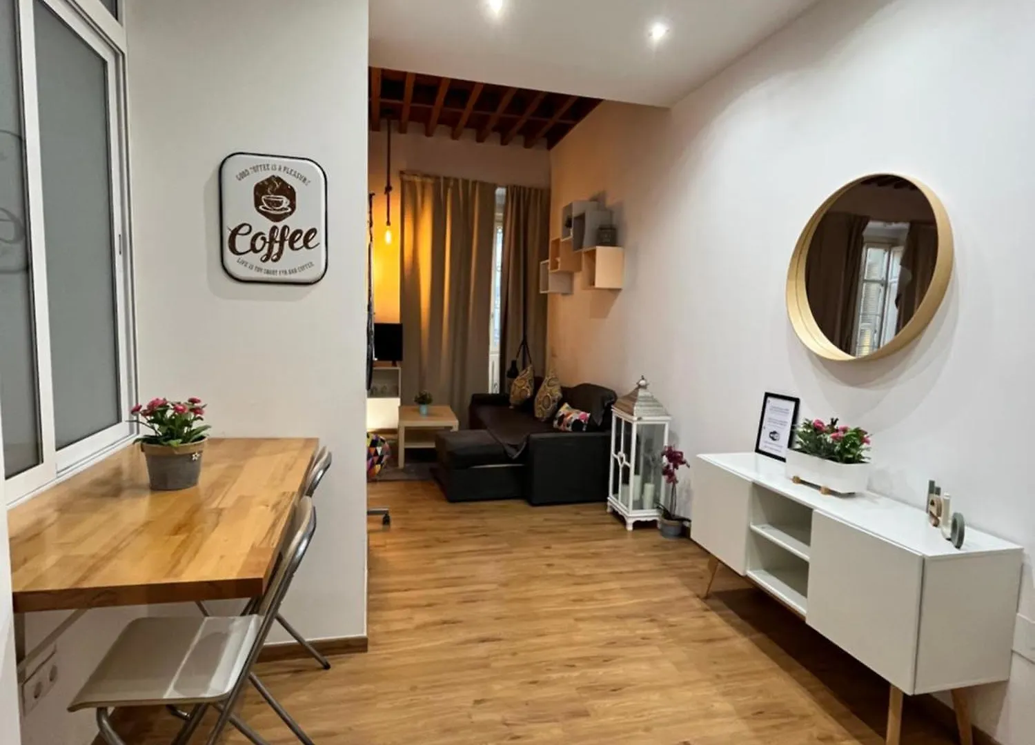 Larios Deluxe Studio 말라가 0*,  스페인